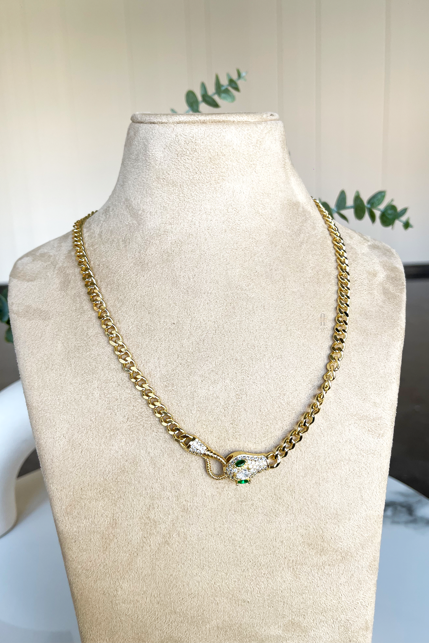 Angel Neckpiece - Anana