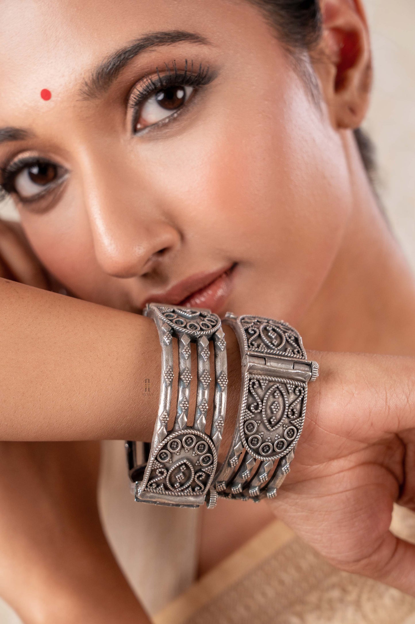 Suri Bangles
