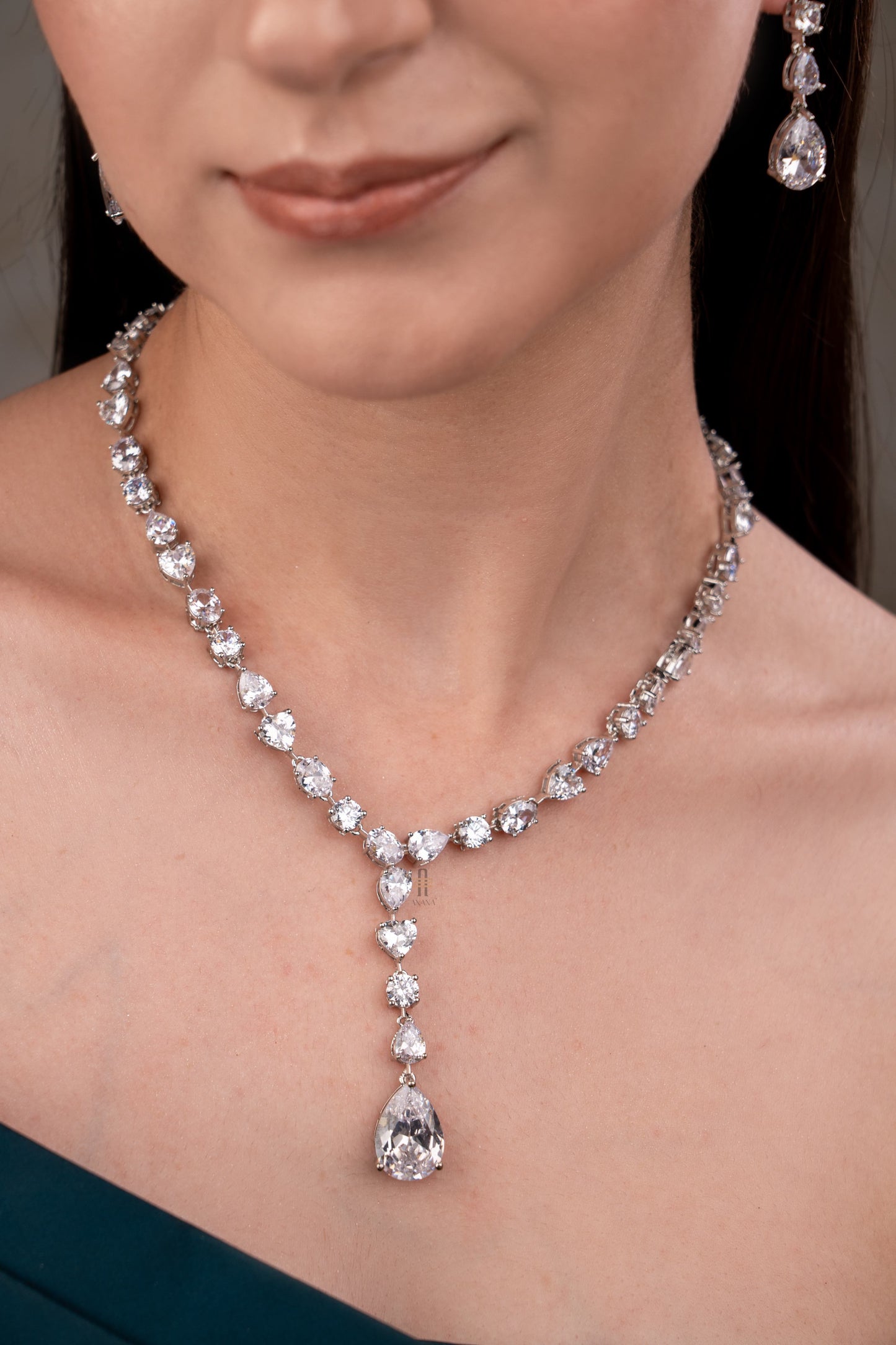 Nicole Necklace Set