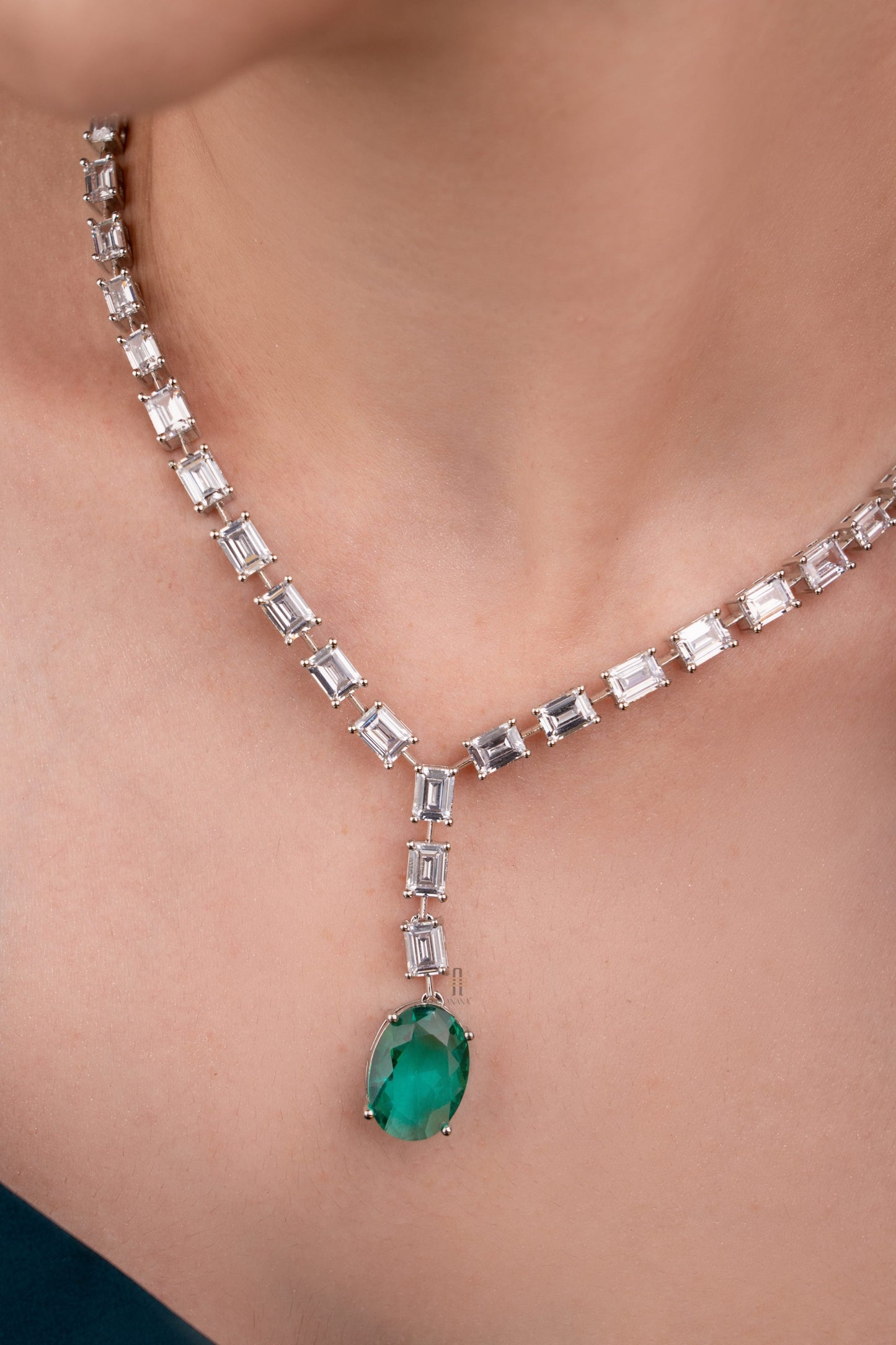 Nila Necklace Set
