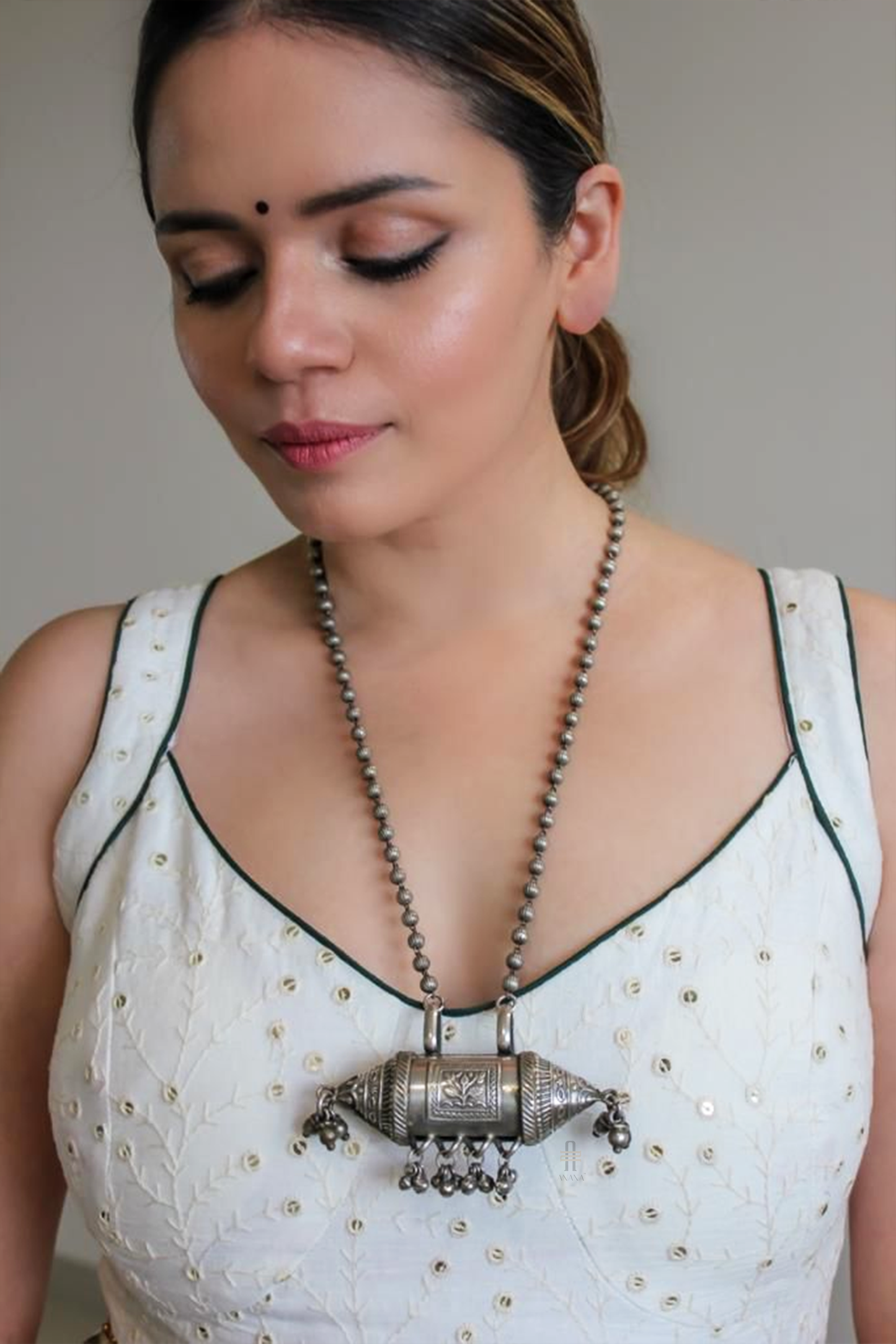 Jasmit Neckpiece - Anana