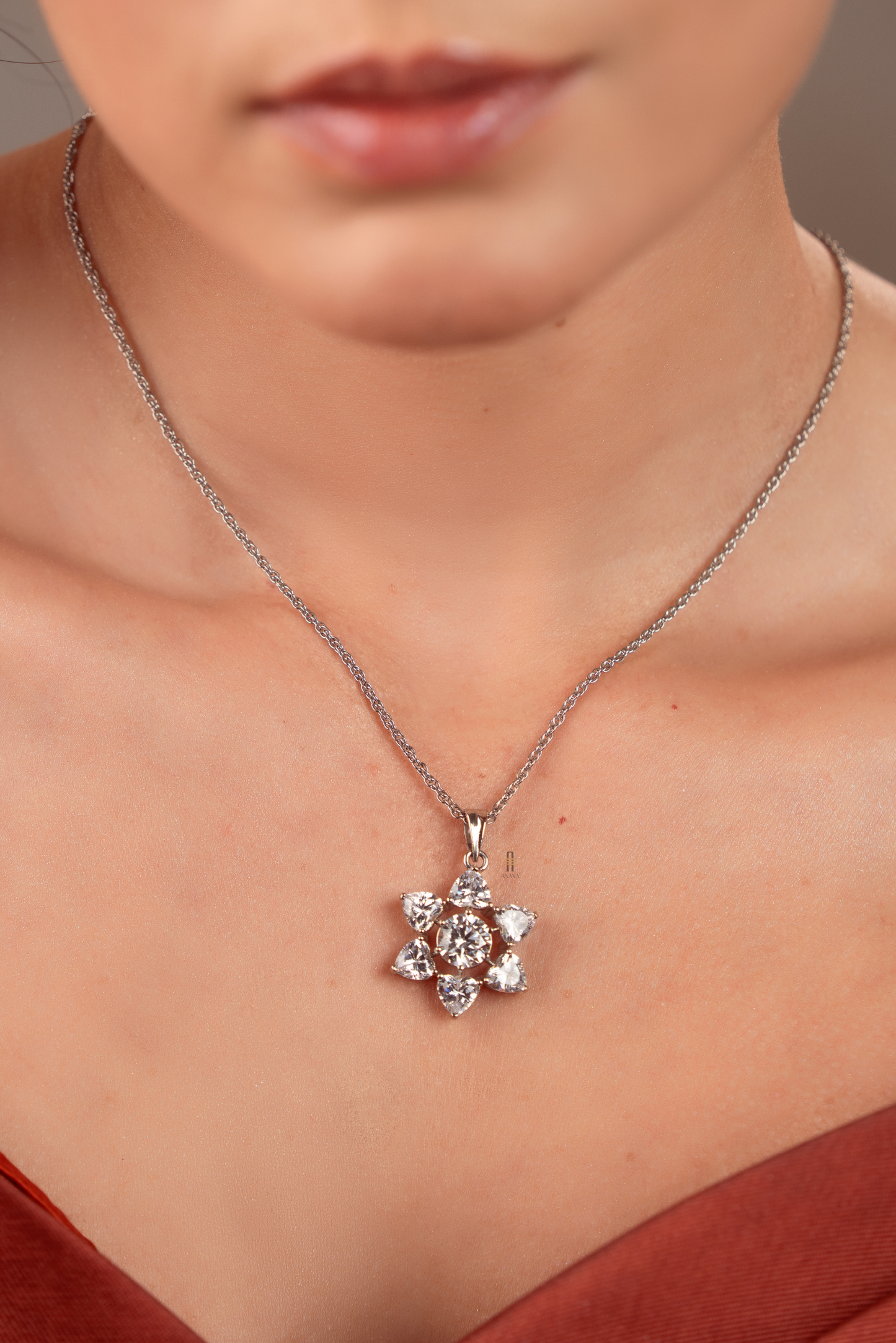 Nainika Pendant Necklace