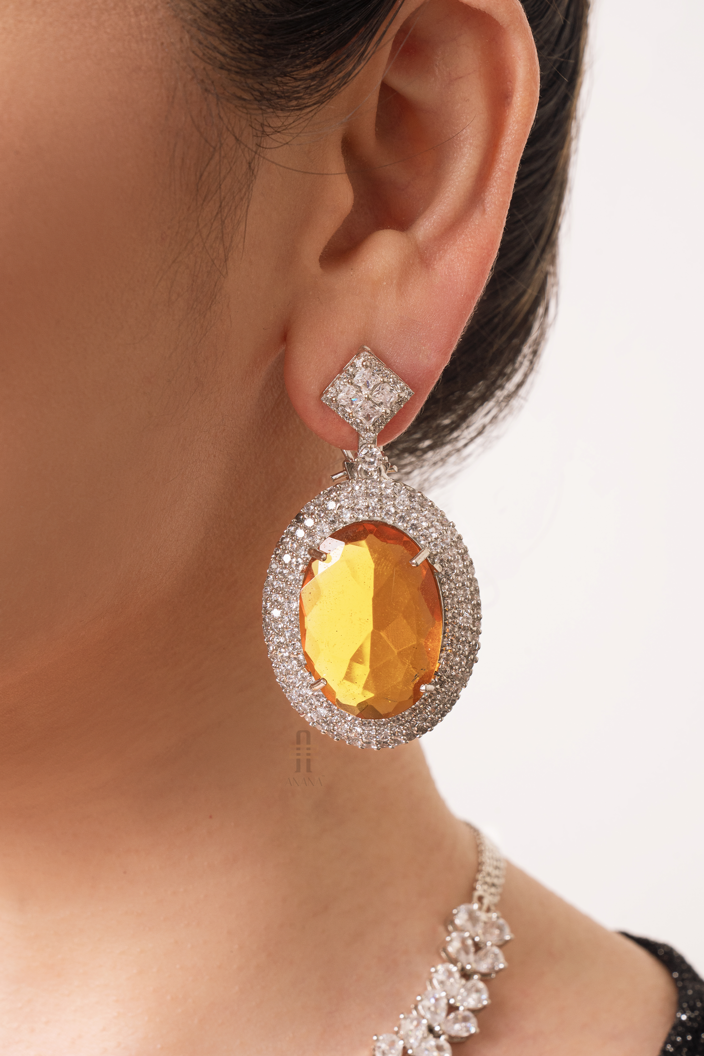 Tiara Diamond Pendant Set - Anana