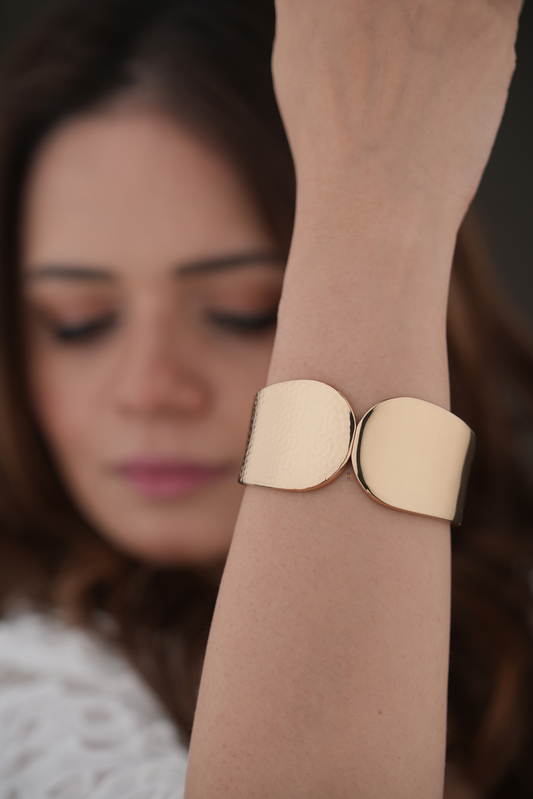 Lipi Cuffs
