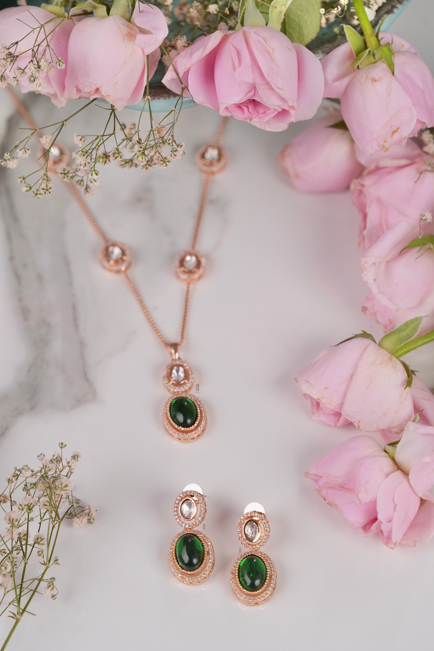 Zoya Pendant Necklace Set