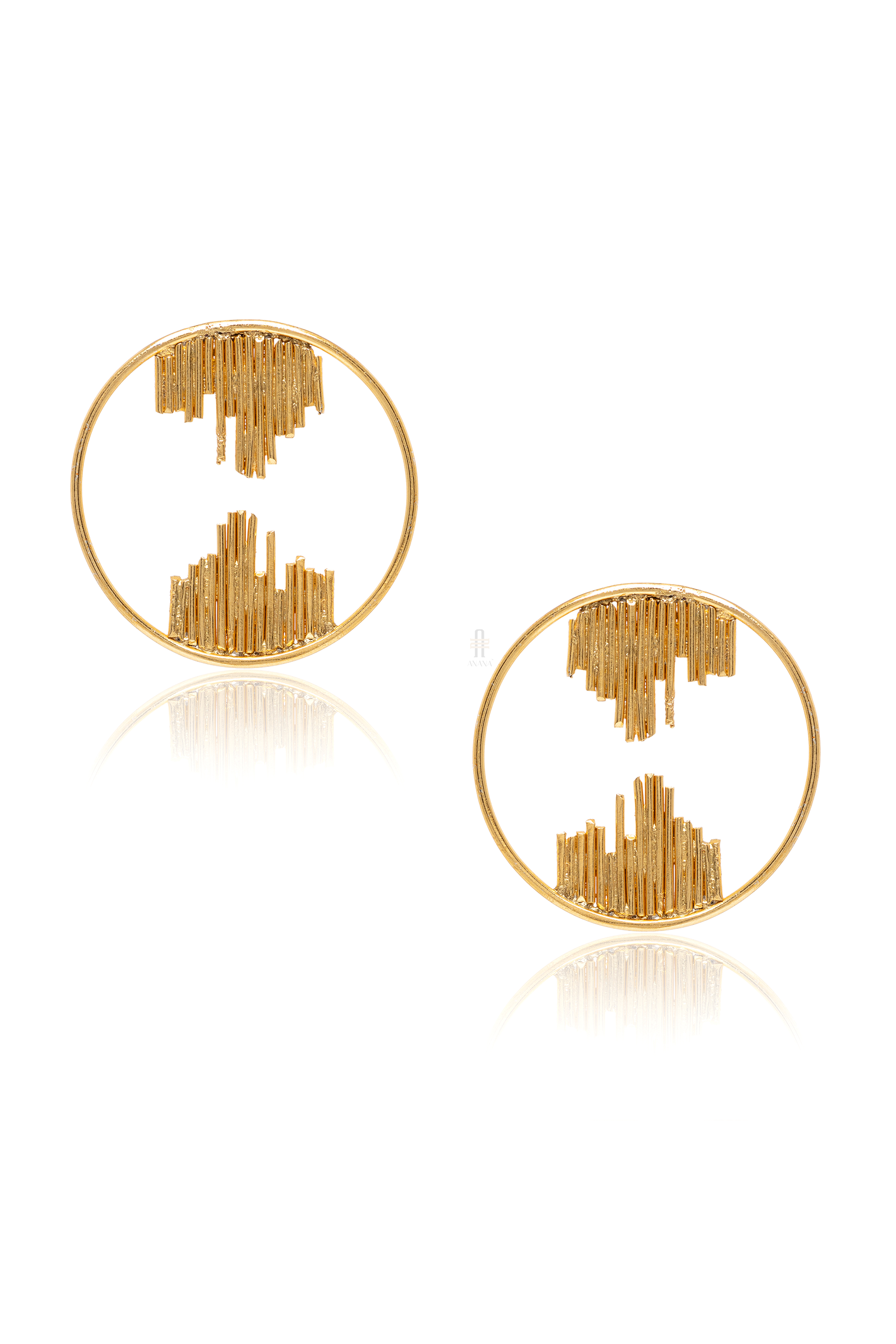 Arshi Stud Earrings - Anana