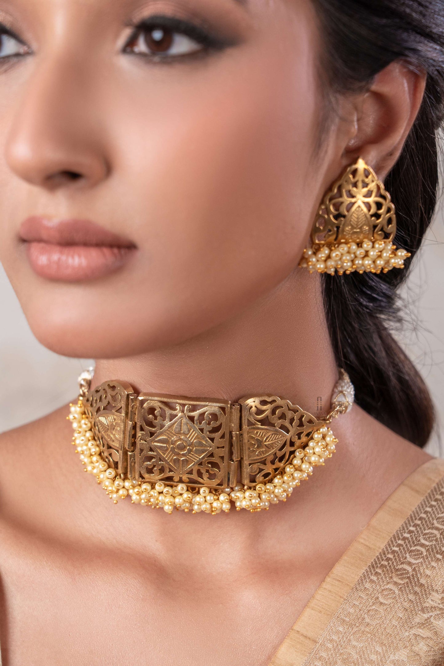 Adwika Choker Set