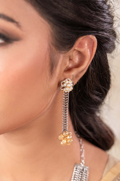 Yukti Necklace Set