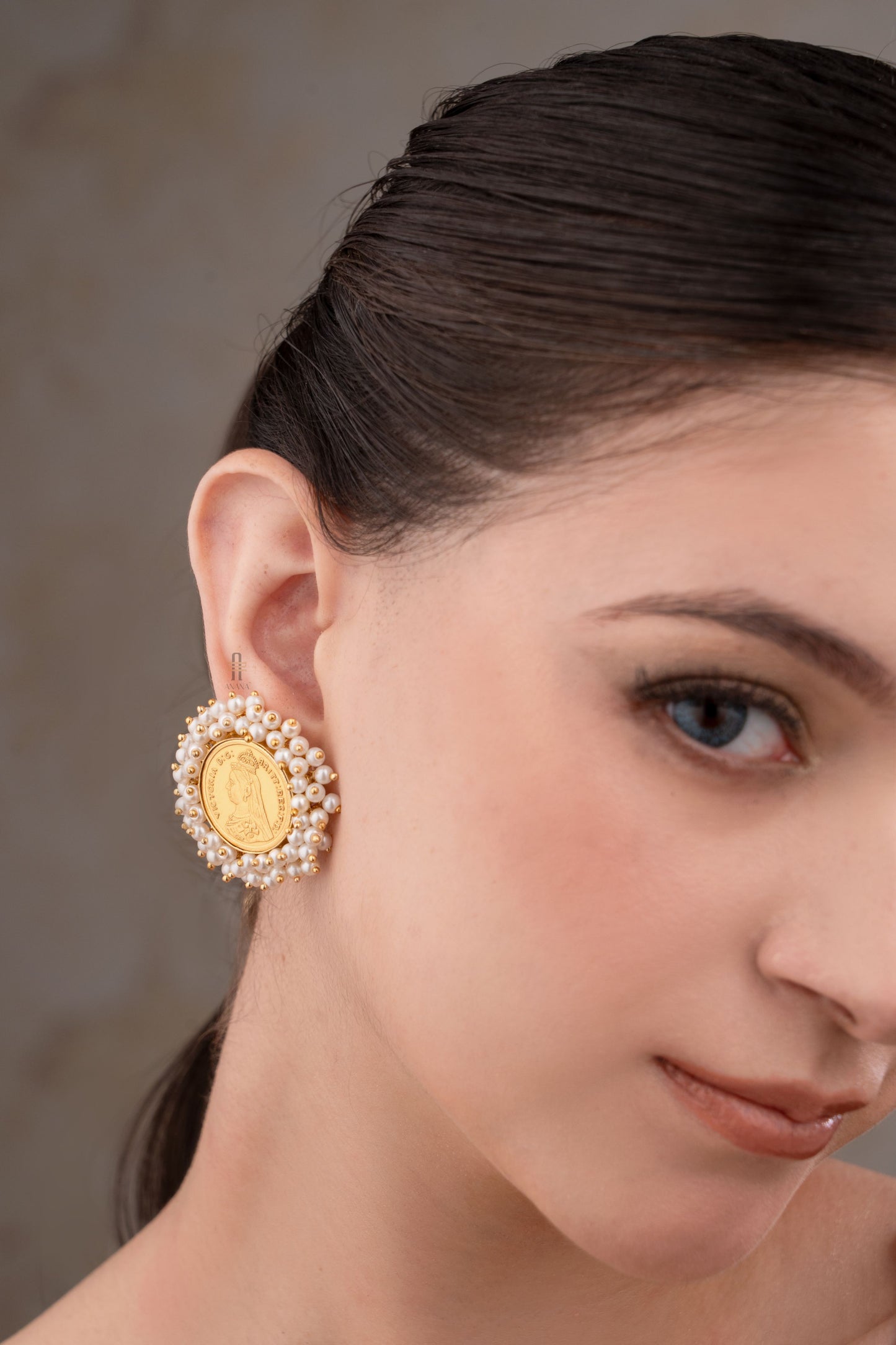 Devina Necklace