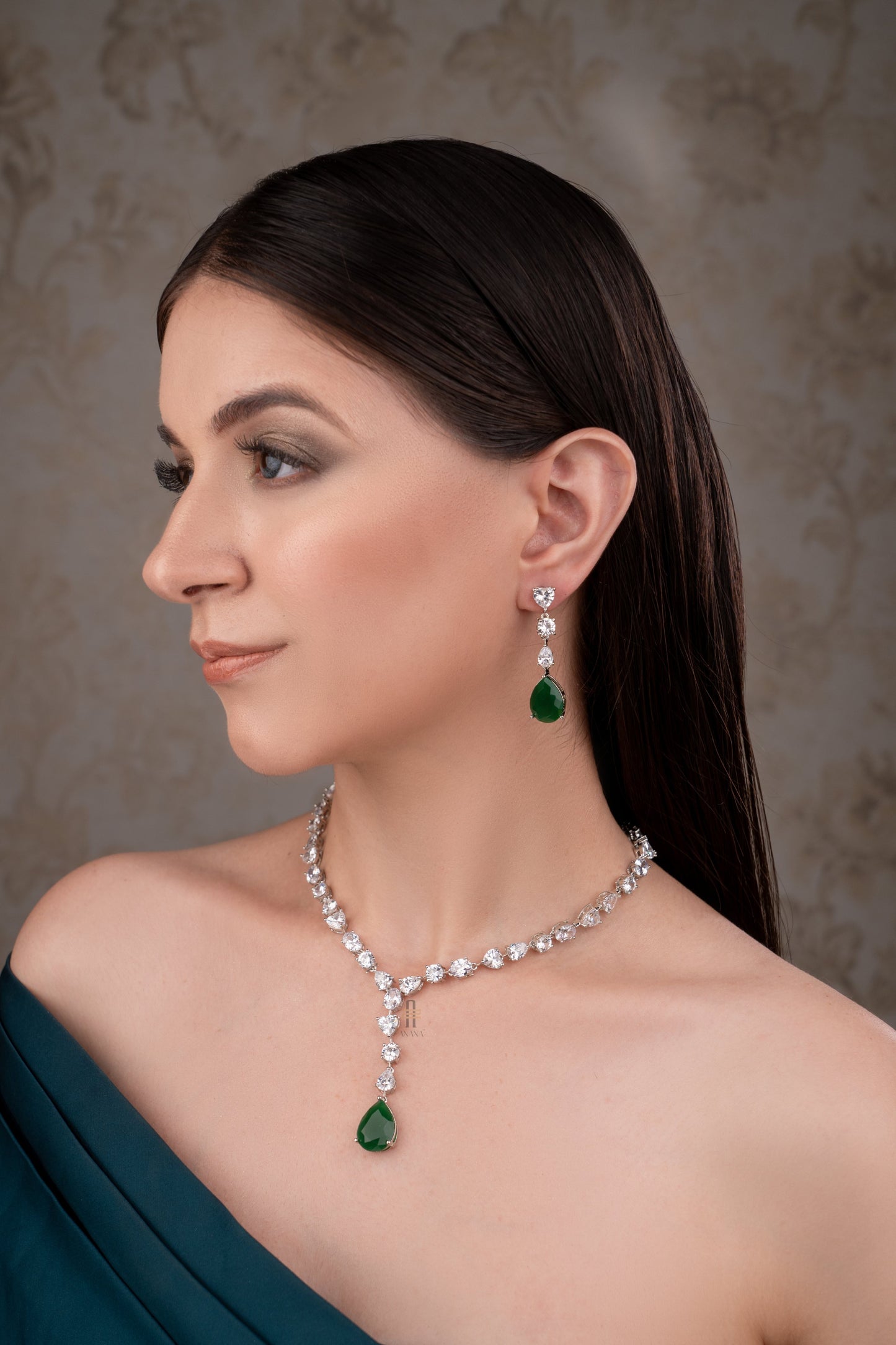 Nicole Necklace Set