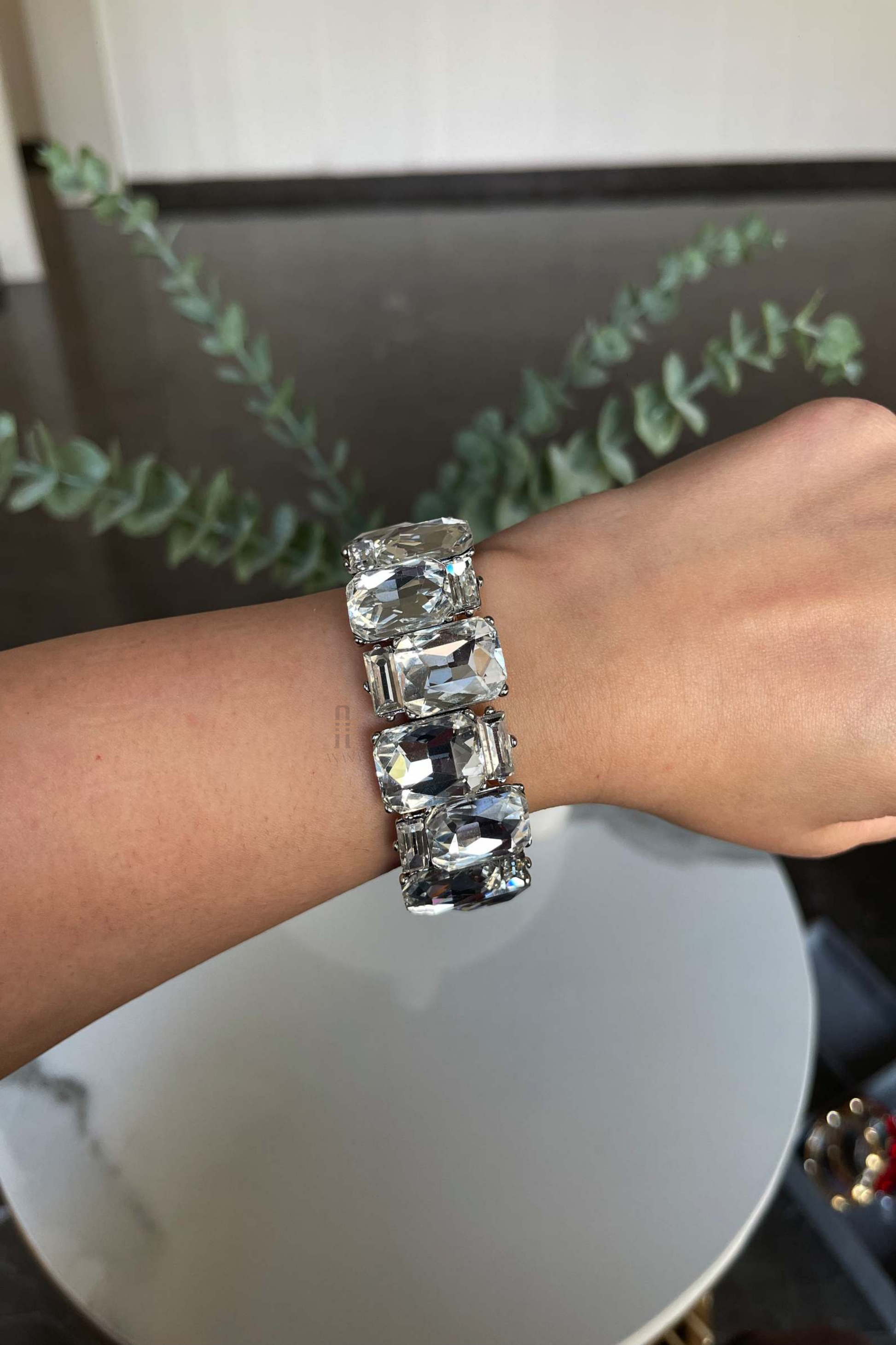 Genelia Bracelet - Anana