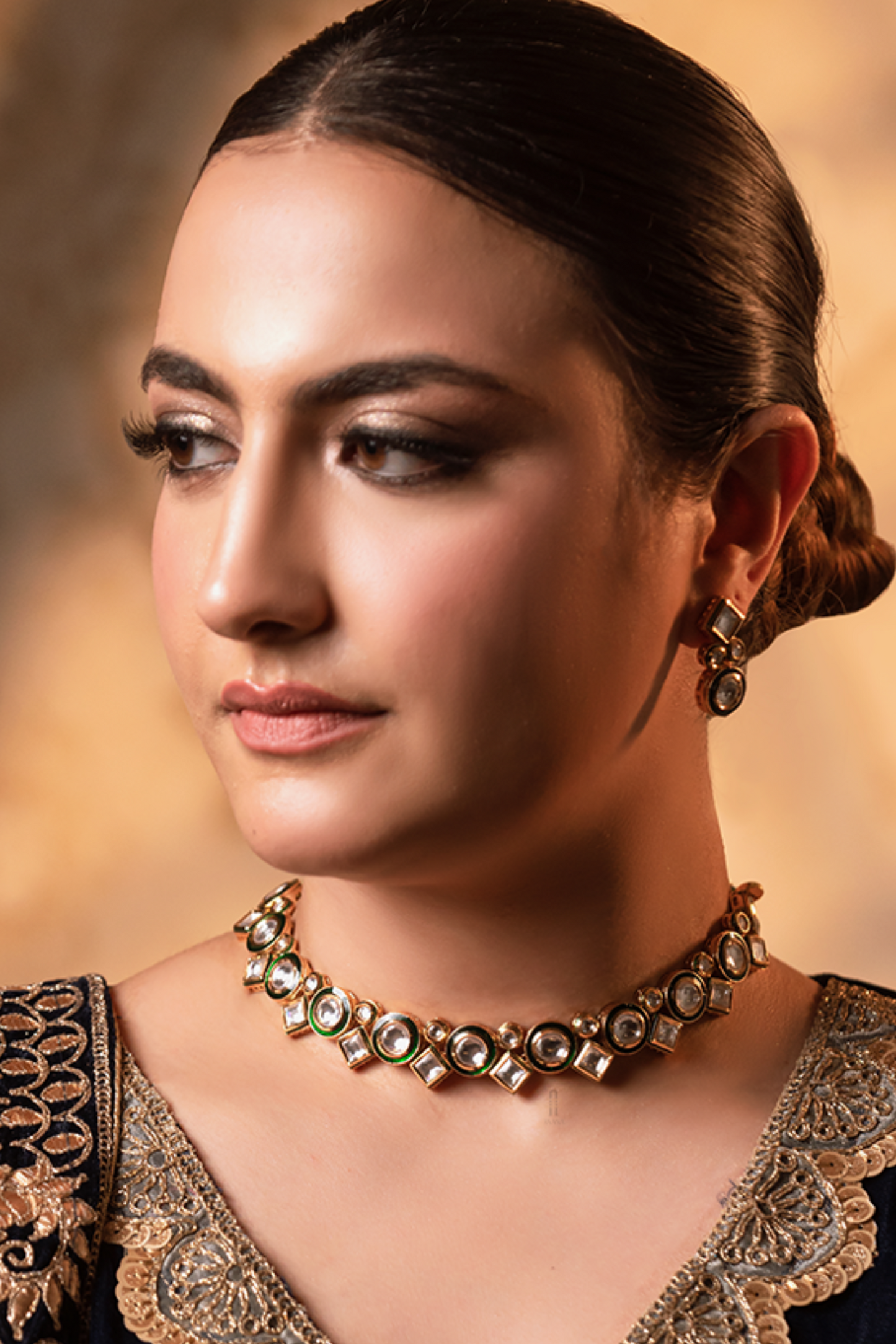 Janki Choker - Anana