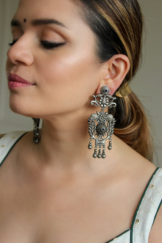 Rutvi Earrings - Anana