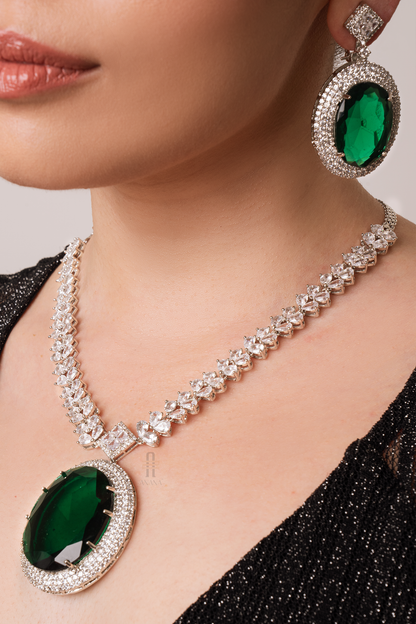 Tiara Diamond Pendant Set - Anana