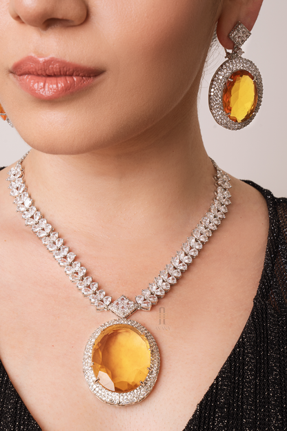 Tiara Diamond Pendant Set - Anana