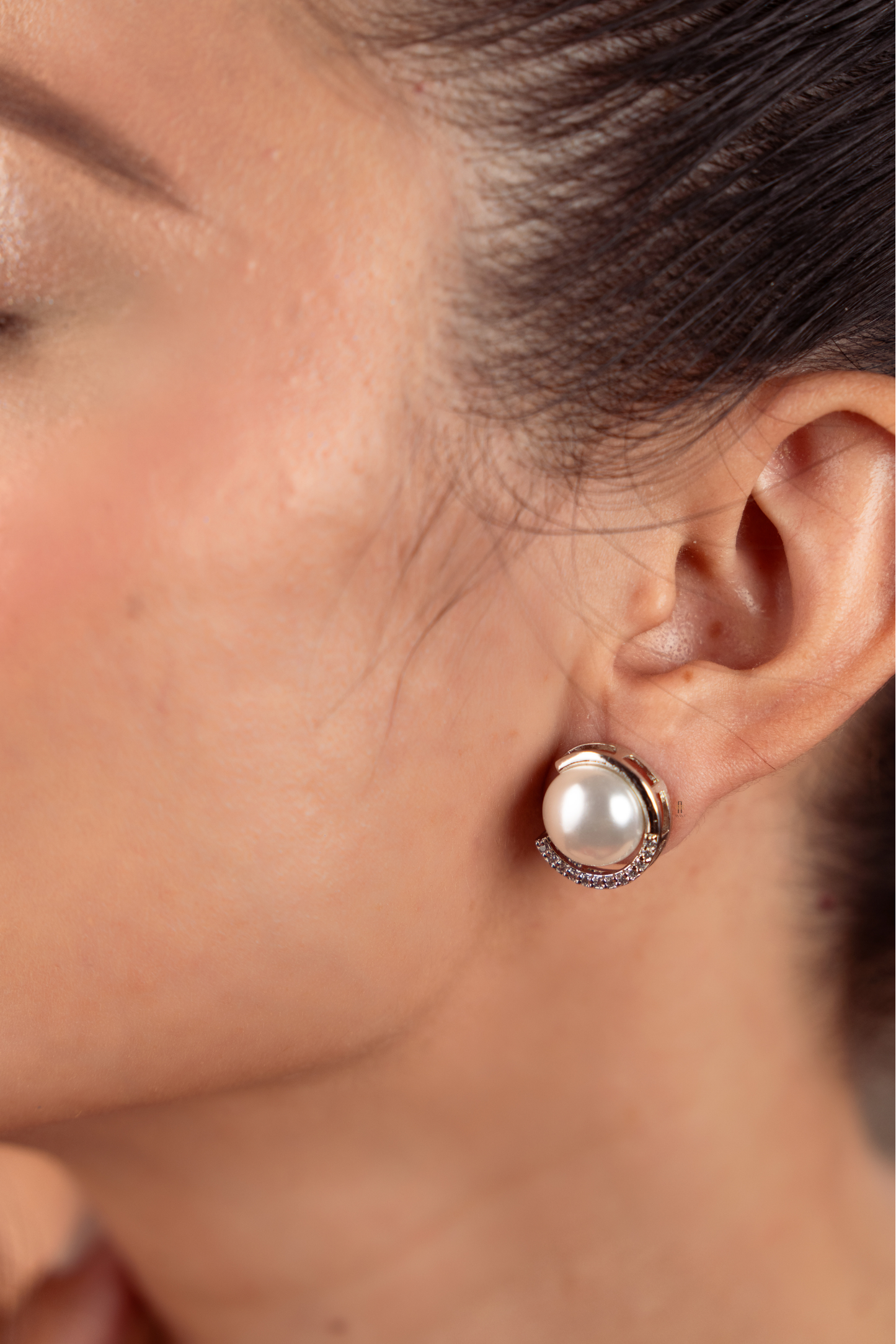 Tanishka Earrings