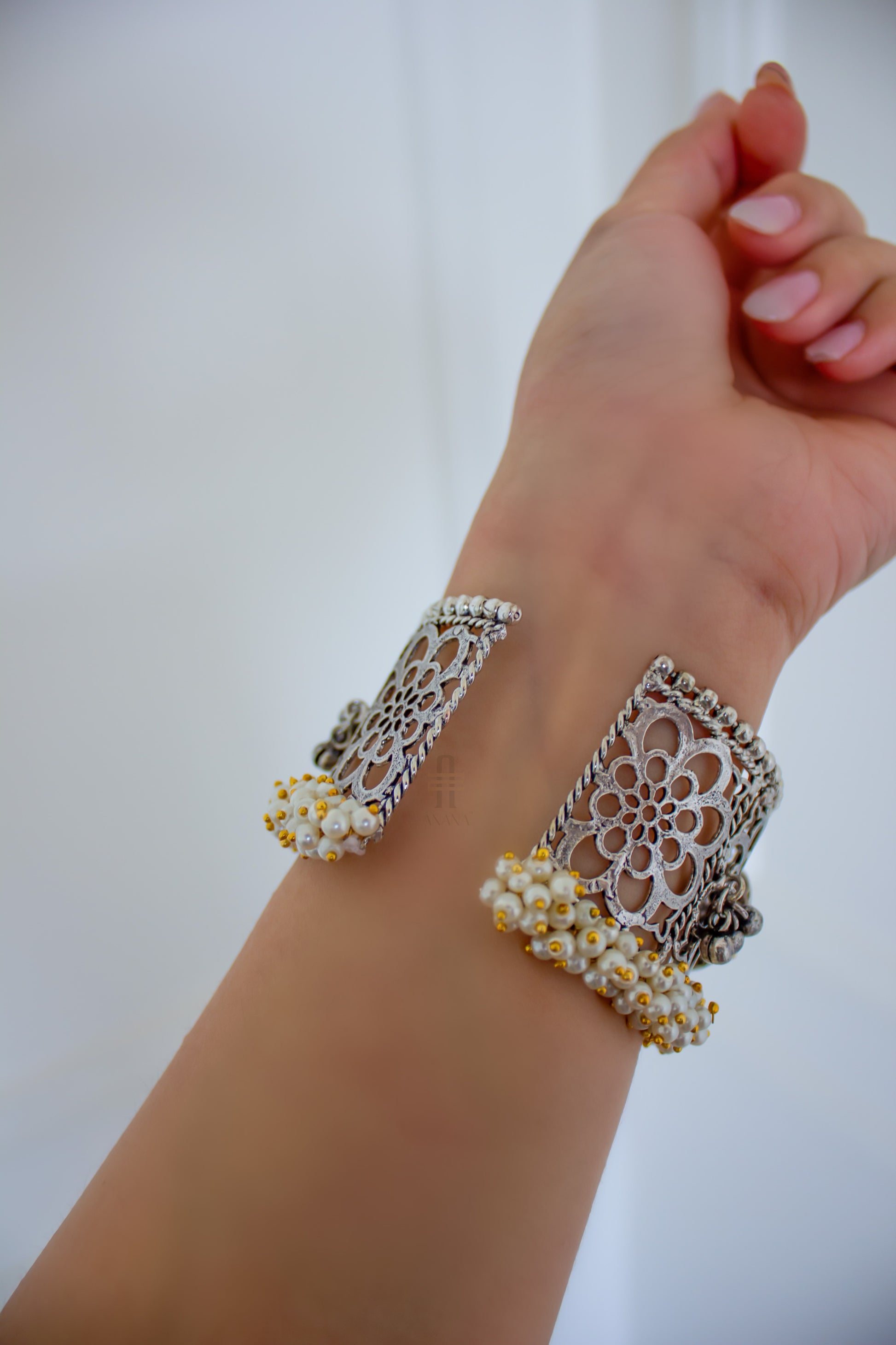 Kaamisha Cuffs - Anana