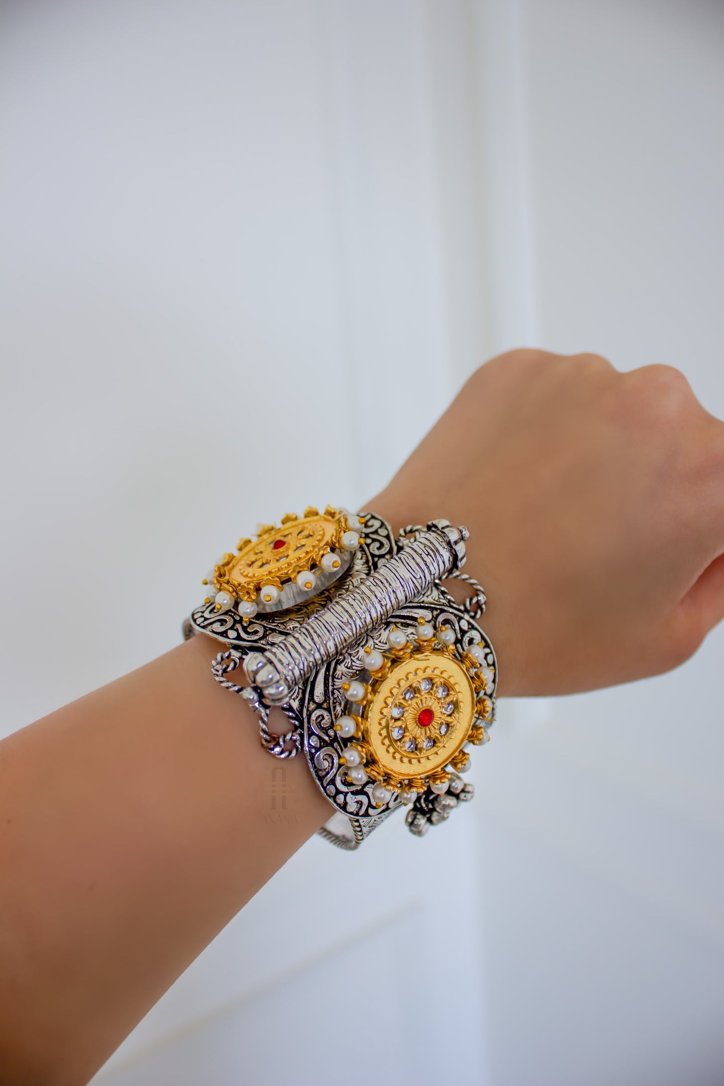 Hooriyah Cuffs - Anana