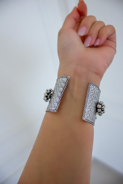 Hooriyah Cuffs - Anana